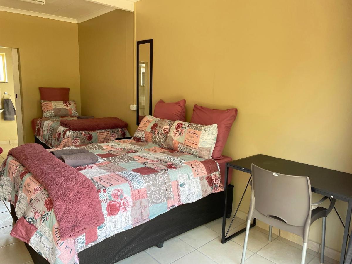4 On Sirius Hotell Polokwane Eksteriør bilde
