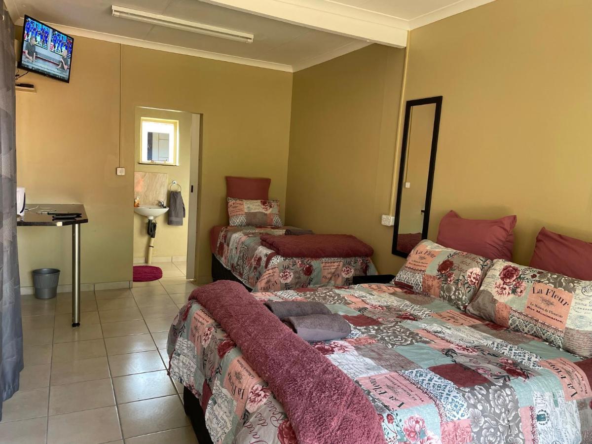 4 On Sirius Hotell Polokwane Eksteriør bilde
