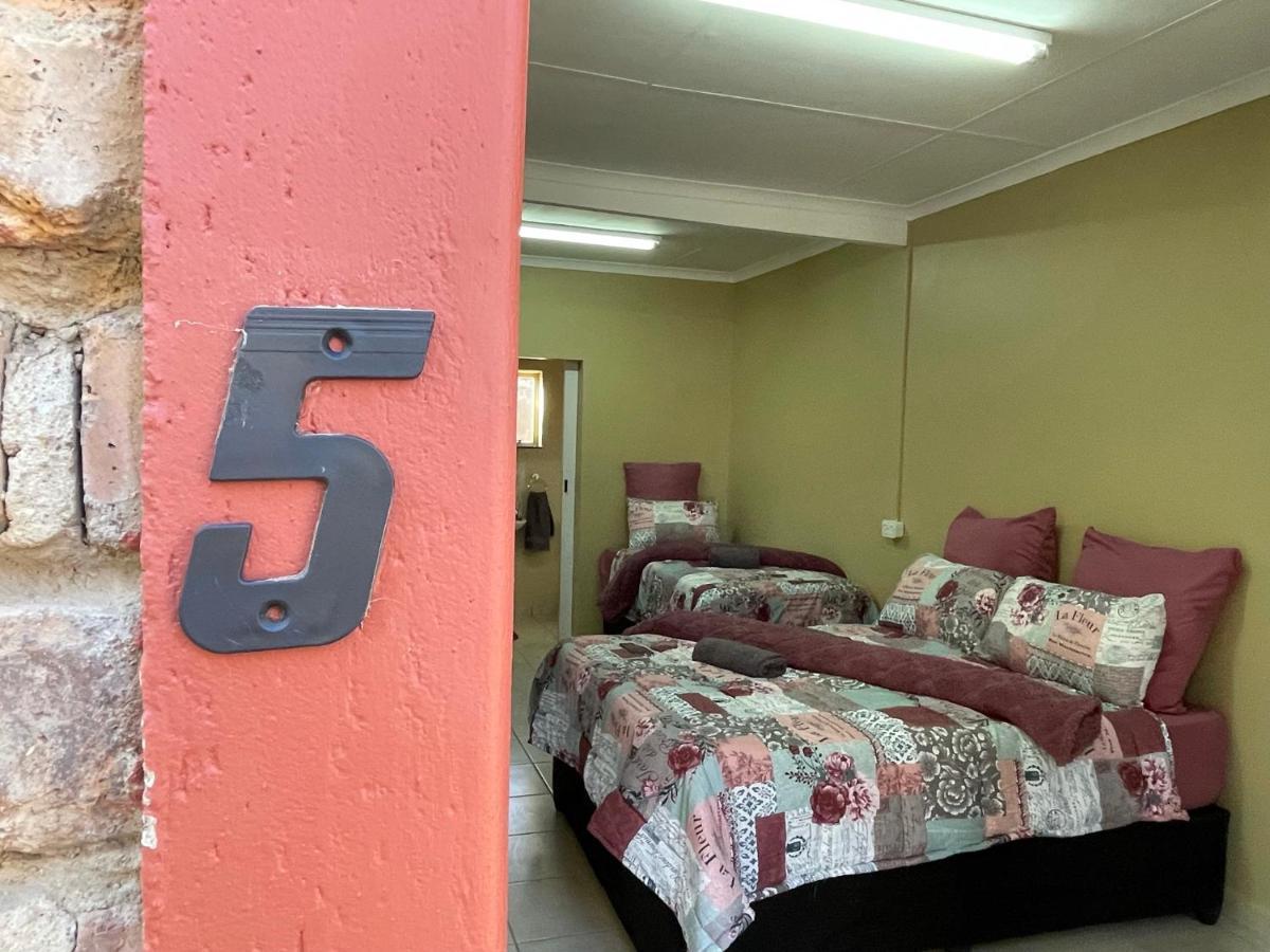 4 On Sirius Hotell Polokwane Eksteriør bilde