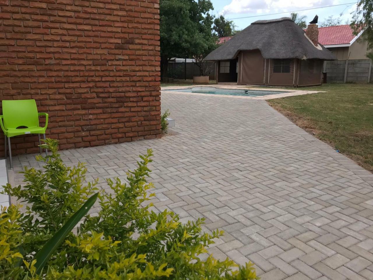 4 On Sirius Hotell Polokwane Eksteriør bilde