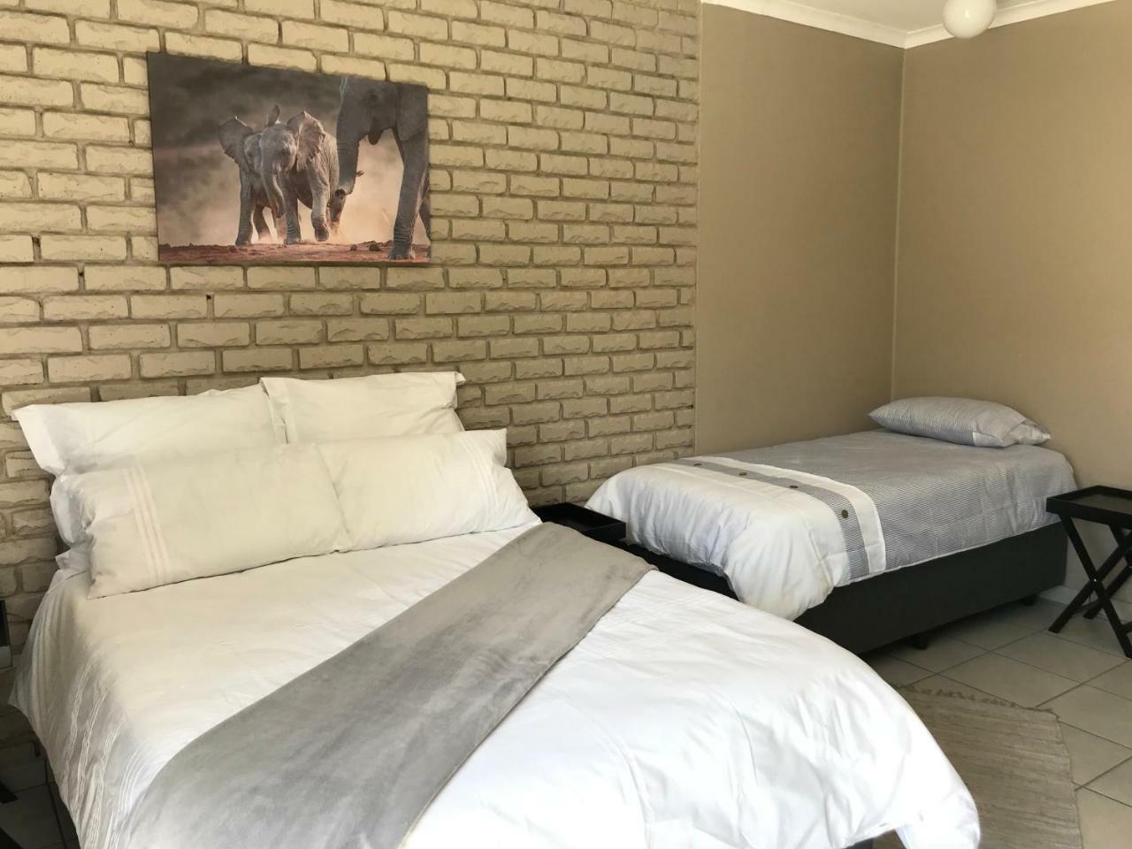 4 On Sirius Hotell Polokwane Eksteriør bilde