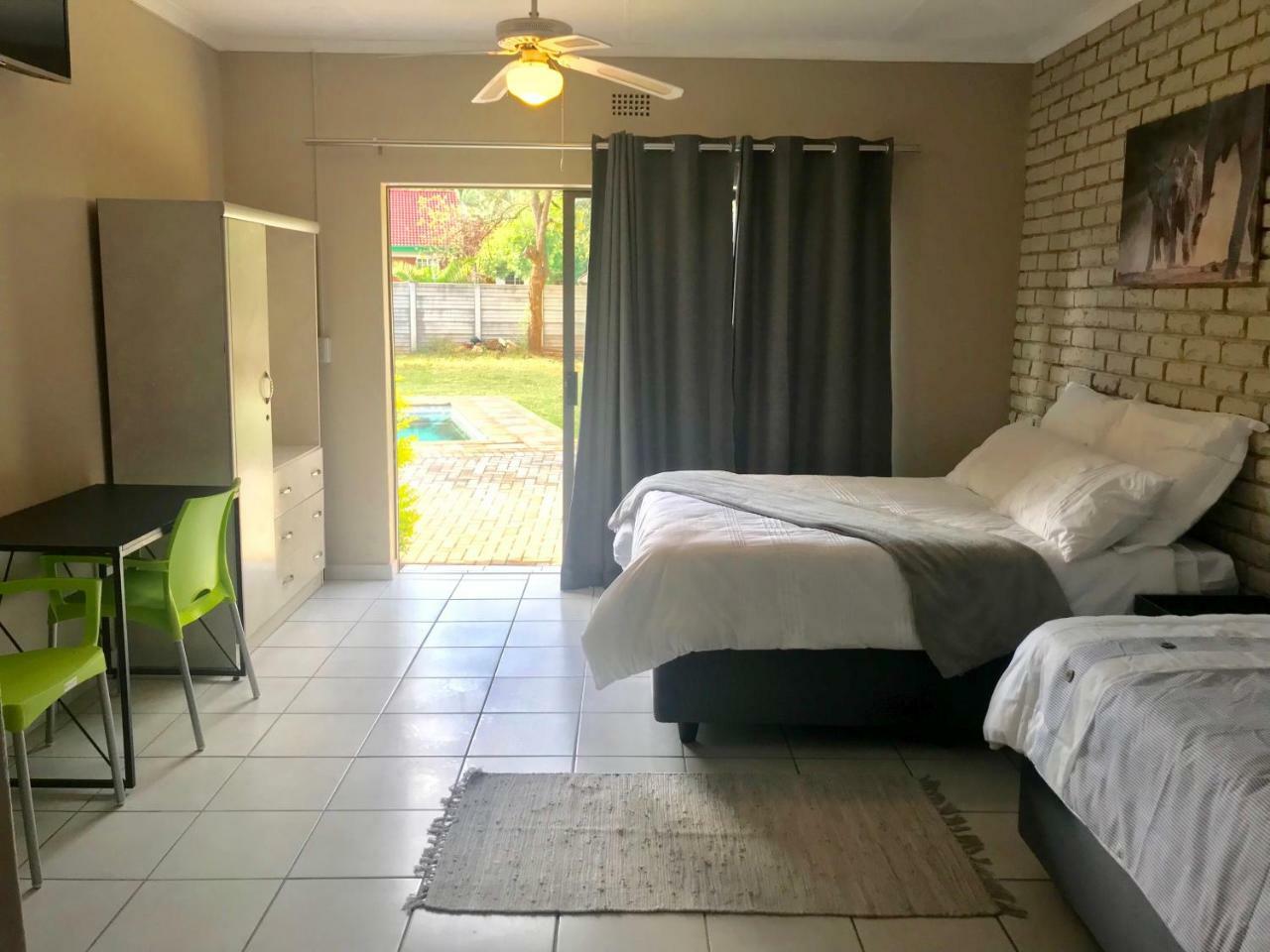 4 On Sirius Hotell Polokwane Eksteriør bilde