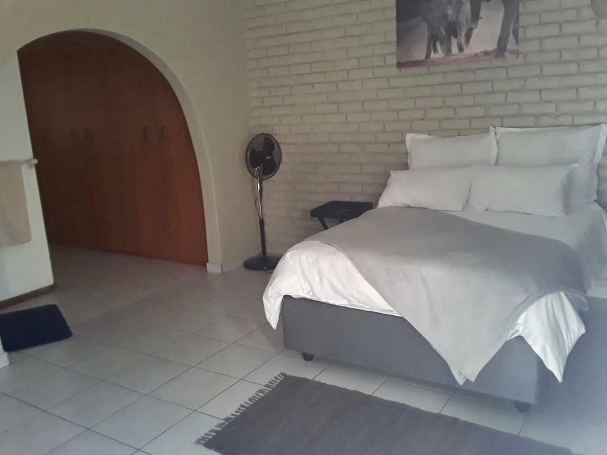 4 On Sirius Hotell Polokwane Eksteriør bilde